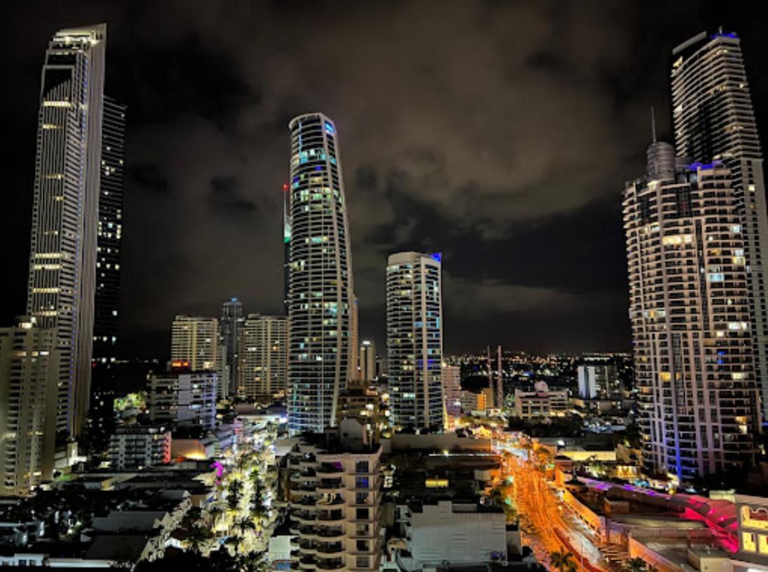 Luxury Apartment & Ocean View In Surfers Paradise Gold Coast Eksteriør billede